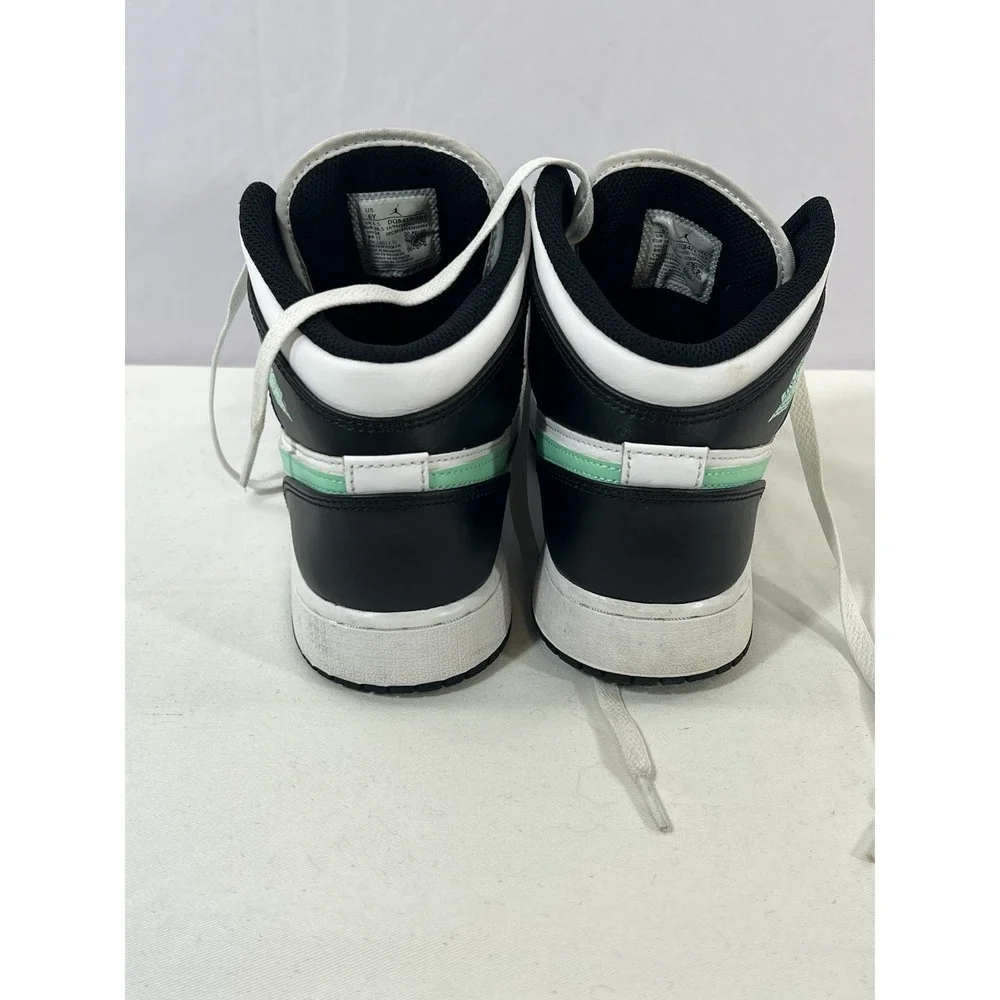 Nike Air Jordan 1 Mid White Green Glow Black DQ8423-103 Size‎ 6